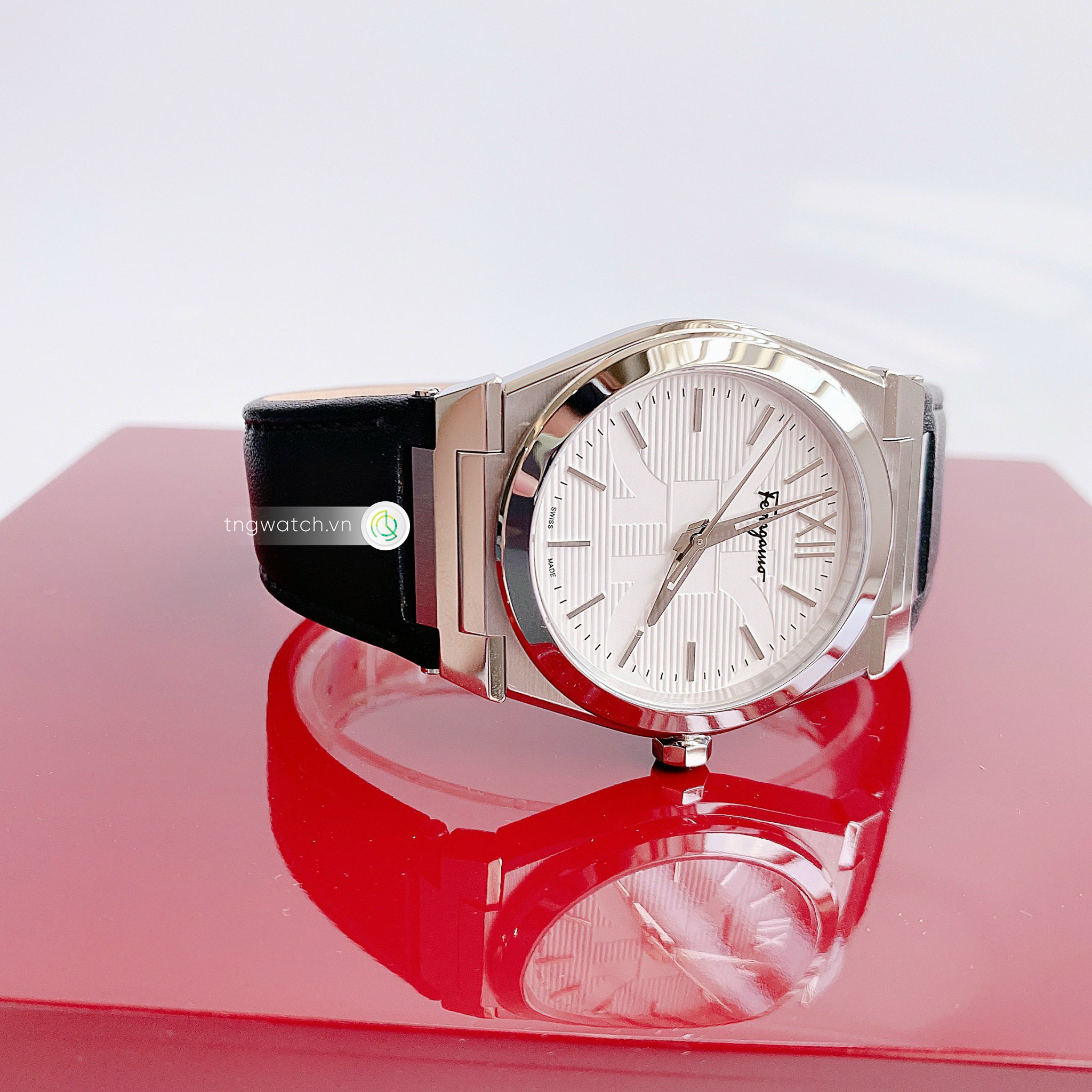 Đồng hồ Salvatore Ferragamo Vega SFYF00121